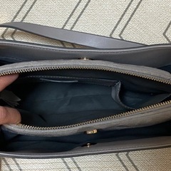 仕切りショルダーバッグの画像