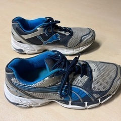 【PUMA】スニーカー　シューズ　27.0cmの画像