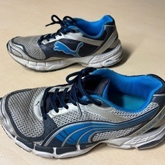 【PUMA】スニーカー　シューズ　27.0cmの画像