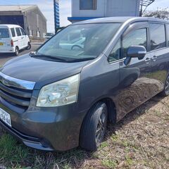 平成２０年式　トヨタ　ノア　８人乗り！！の画像