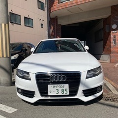 アウディー　A4 TFISラインクワトロ　車検一年以上の画像