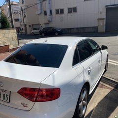 アウディー　A4 TFISラインクワトロ　車検一年以上の画像