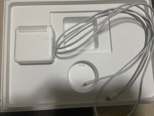 MacBook Pro 2018 13.3インチ 8G 256GB クアッドコアi5 2.3GHz