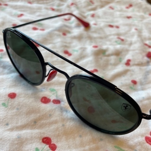サングラス(Ray-Ban フェラーリ)