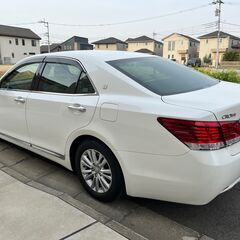 トヨタディーラー購入!9.5万kmコミコミ即決112.8万円!検6.1.28平成25年210クラウンロイヤルサルーンV6レギュラーガソリン白パールホワイトの画像
