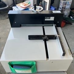 LION 断裁機　NO. 701N  