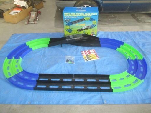 タミヤ　ミニ四駆 コース　オーバルホームサーキット　立体レーンチェンジ　シール未使用