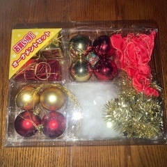 クリスマスツリー　飾り付きの画像