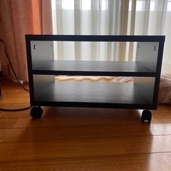 テレビ台と小さい折り畳みテーブル
