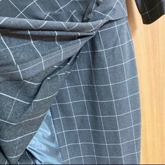 グレーチェックワンピースの画像
