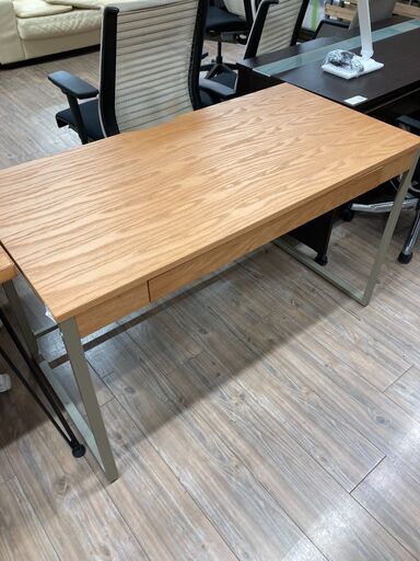 Drip(ドリップ)ライティングデスクが入荷しました。