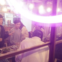1月ニューオープンの自由な個人店　歩合（ドリンクバックあり）　オープニングスタッフ　オンライン面接OK　面接時履歴書不要　髪、ピアス、タトゥーなど自由　美味しいマカナイの画像
