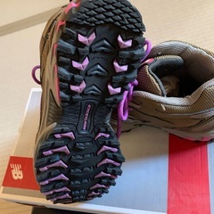 女性用　ハイキングブーツ　トレッキング　シューズ　22.5 (美品)の画像