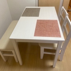 ダイニングテーブル