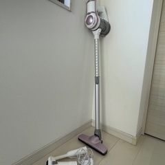 【ワイヤレス掃除機　充電器、付属先端2種付き】