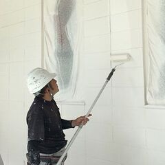 【塗装・防水・リフォーム業】中卒・高卒・未経験OK(学歴不問) やる気のある方大募集!!女性の職人も活躍中♪の画像