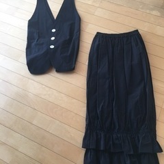 Tuxedo-style party dressの画像