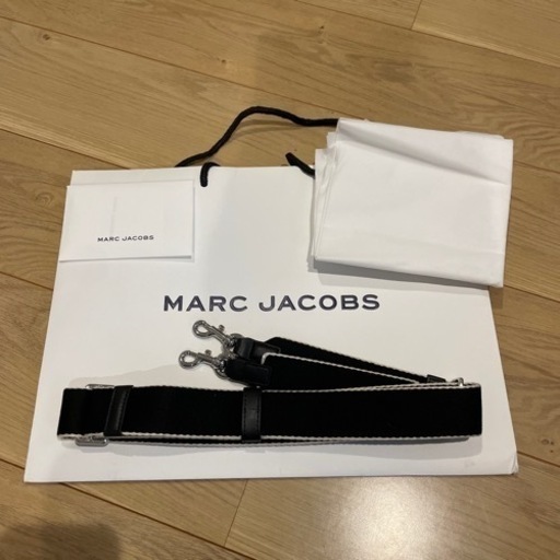 MARC JACOBS