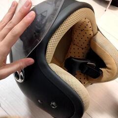バイクのヘルメットの画像