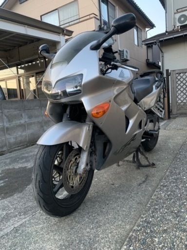 VFR800 車検8月まで