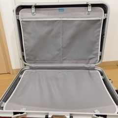 スーツケース　キャリーケースの画像