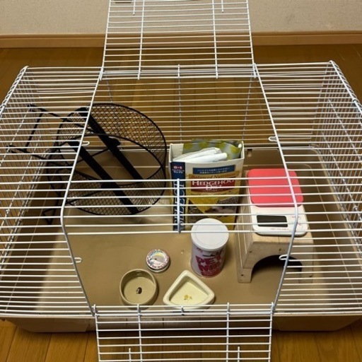 ハリネズミの飼育ケージ