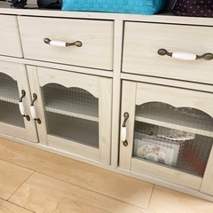 ダイニングテーブルの画像
