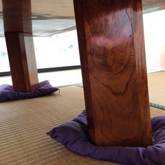 一枚板の座卓。物を見てから購入も可能です。の画像