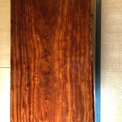 一枚板の座卓。物を見てから購入も可能です。の画像