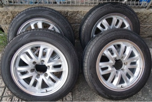 17インチ  ハイエース、NV350  タイヤホイール 、バリ溝