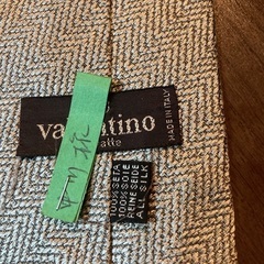 valentino イタリア製ネクタイクリーニング済みの画像