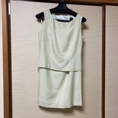 レディーススーツ　エメラルドグリーン？3点セット の画像