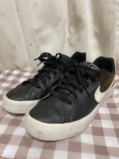 NIKE スニーカー　25cm