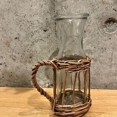 ガラスの入れ物。花瓶などに。の画像