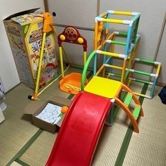 【美品】アンパンマン うちの子天才 カンタン折りたたみブランコパー…
