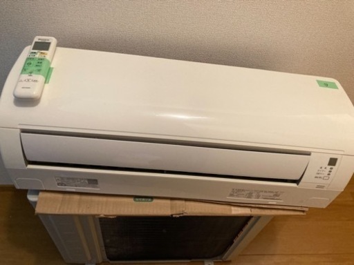 決まりましたエアコンと空調機とリモコンセットです