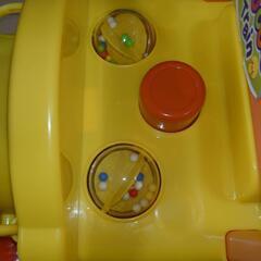 汽車の手押し車の画像