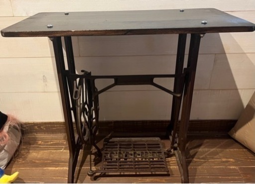 最も美しい脚　アンティークミシンテーブル デスク　仕事机 テーブル　机　デスク　s