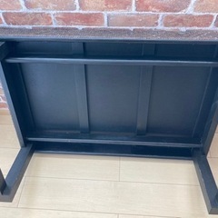 どんな部屋にも合うテーブルの画像