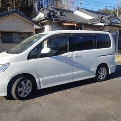 日産セレナの画像