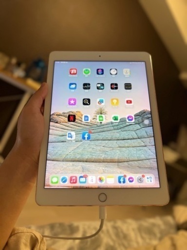 iPad Pro 9.7インチWi-Fi+Cellular32GBSIMフリー