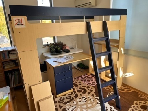 コイズミ　のベッド