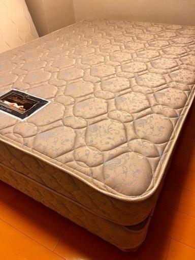 シモンズ ダブルベッドお譲りします。