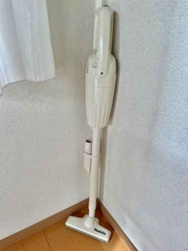 makitaｺｰﾄﾞﾚｽ掃除機お譲りします。