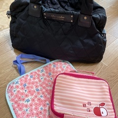 ママバッグ、おむつポーチ、車用ポーチの3点セット