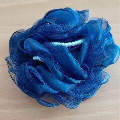 コサージュ　クリップと安全ピン付き