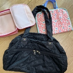 ママバッグ、おむつポーチ、車用ポーチの3点セットの画像
