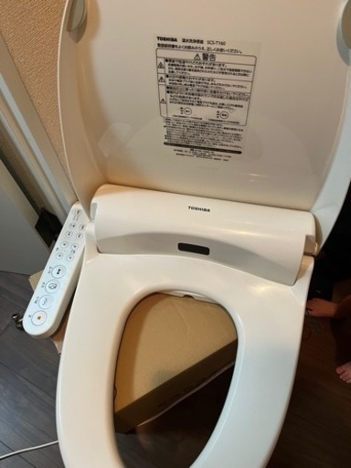 2019年製　TOSHIBA 温水洗浄便座