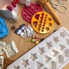 美品！幼児・キッズ　お料理便利グッズ、プラ製品色々　型抜き　コップ　お弁当グッズの画像