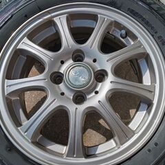 14インチアルミホイール（スタッドレスタイヤ付き）の画像